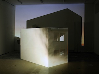 Susanne Hofer, Staub, Installation im Vebikus 2011