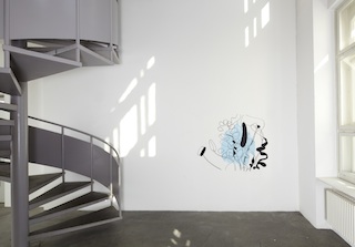 Barbara Maria Meyer, Flieder 2011, Filzstift/Acryl/Wandmalerei, 136 x 110 cm