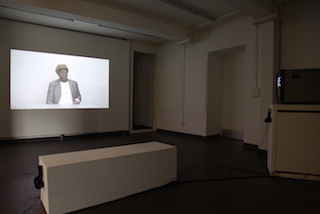 Im Foyer: Manuela Hitz, You:You, Videoprojektion