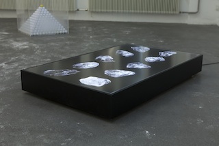Aljoscha Thomas: Der Wunderkasten im Glas, 2012
