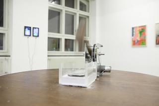 Désirée Myriam Gnaba, Clemens Waibel, Kurt Bösiger: Hammer auf iPhone, 2012