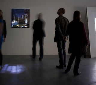 Platz, Videoprojektion auf Fotografie, 2012