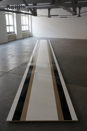 15/33, Holz, Acrylbeschichtung, Klebefolie, 10 x 1.3 m, 2014