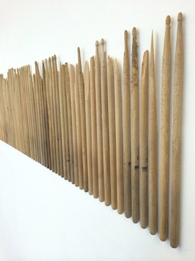 Roland, Drumsticks mit Gebrauchsspuren, Dimension variabel, 2014