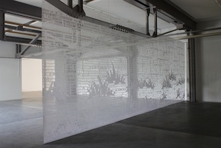 Patrick Steffen, Installation im Vebikus: Wiese, Papierschnitt