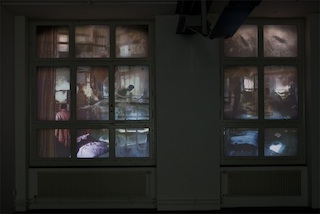 Fotoarbeiten, Color auf Backlitfolie, 2013, Fensterinstallation 